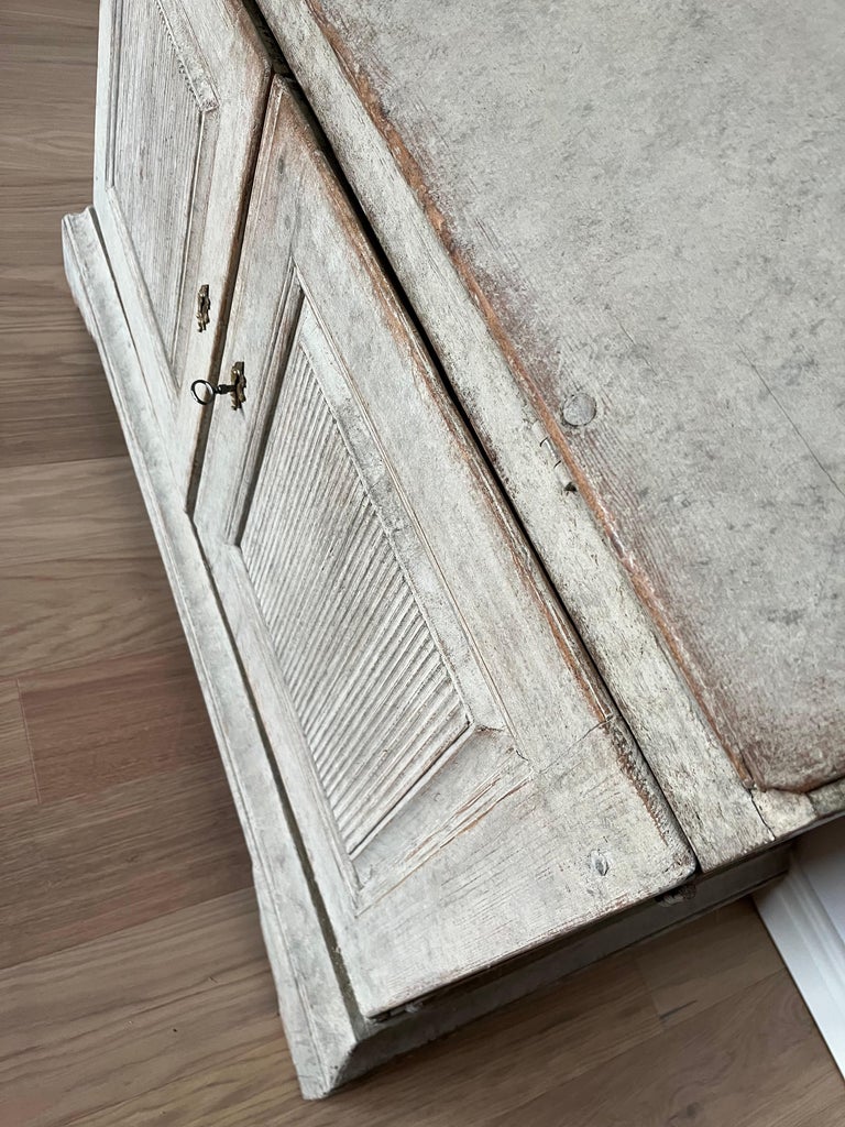 Antique Swedish Cupboard (19th Century, Pine, Painted, Two pieces) - Image 12