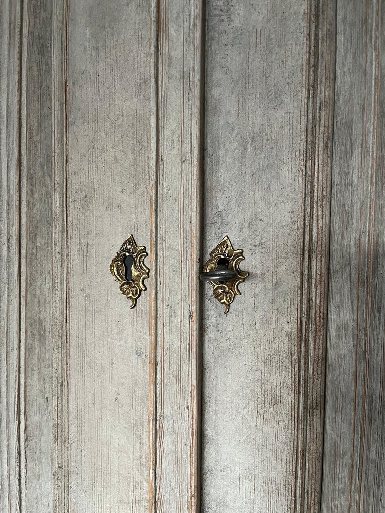 Antique Swedish Cupboard (19th Century, Pine, Painted, Two pieces) - Image 7