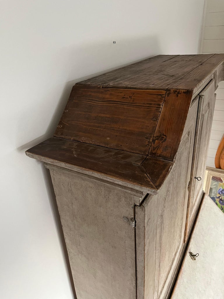 Antique Swedish Cupboard (19th Century, Pine, Painted, Two pieces) - Image 6