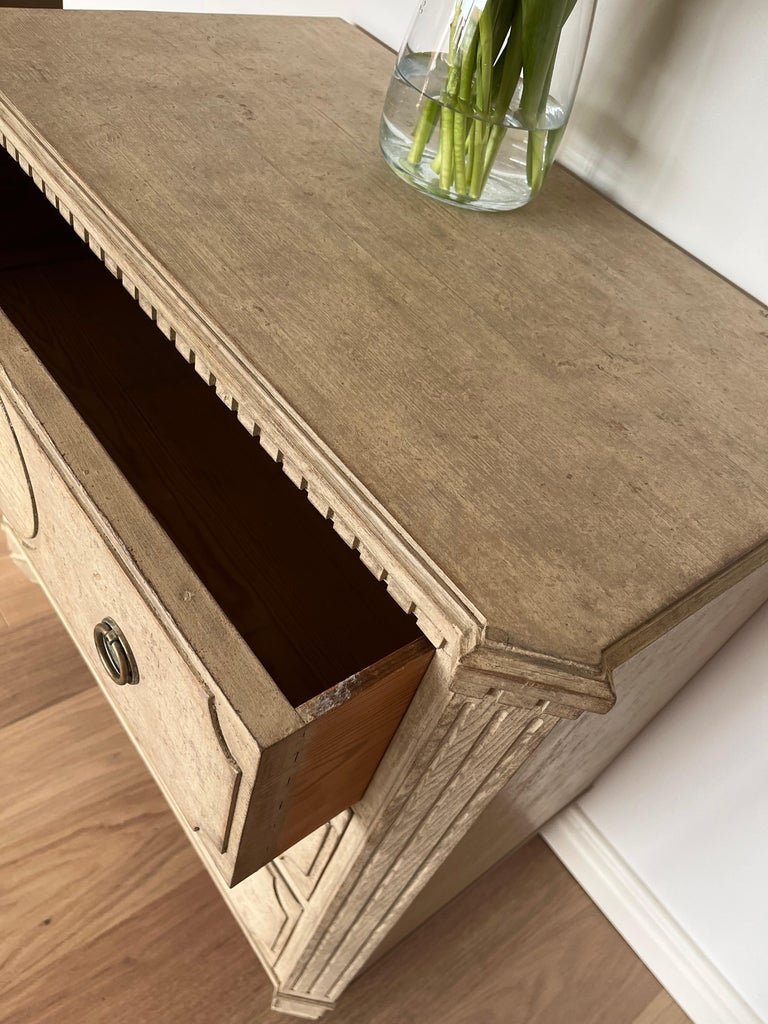 Smal Swedish Chest of Drawers (19th Century, Gustavian-Style, Painted) - Image 16