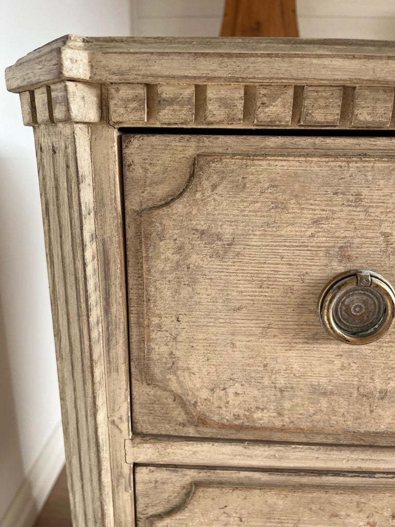 Smal Swedish Chest of Drawers (19th Century, Gustavian-Style, Painted) - Image 15