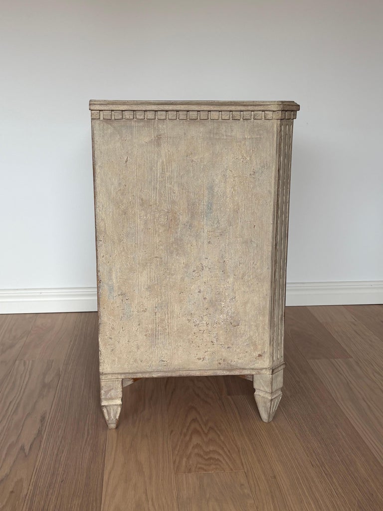 Smal Swedish Chest of Drawers (19th Century, Gustavian-Style, Painted) - Image 12