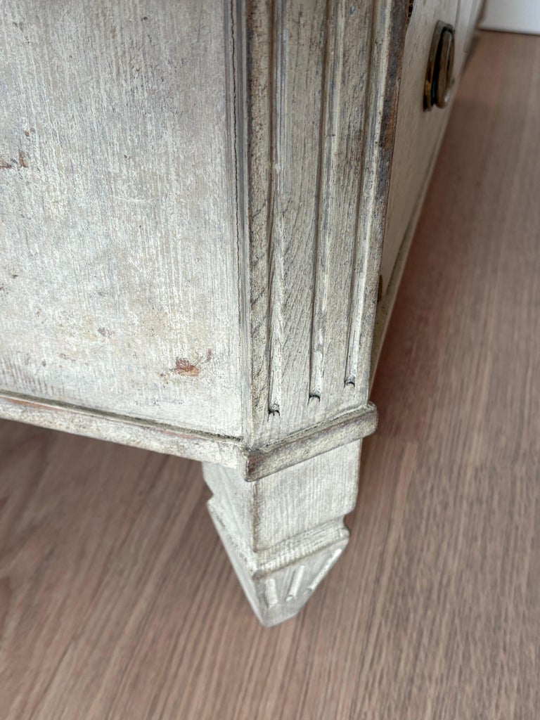 Smal Swedish Chest of Drawers (19th Century, Gustavian-Style, Painted) - Image 9