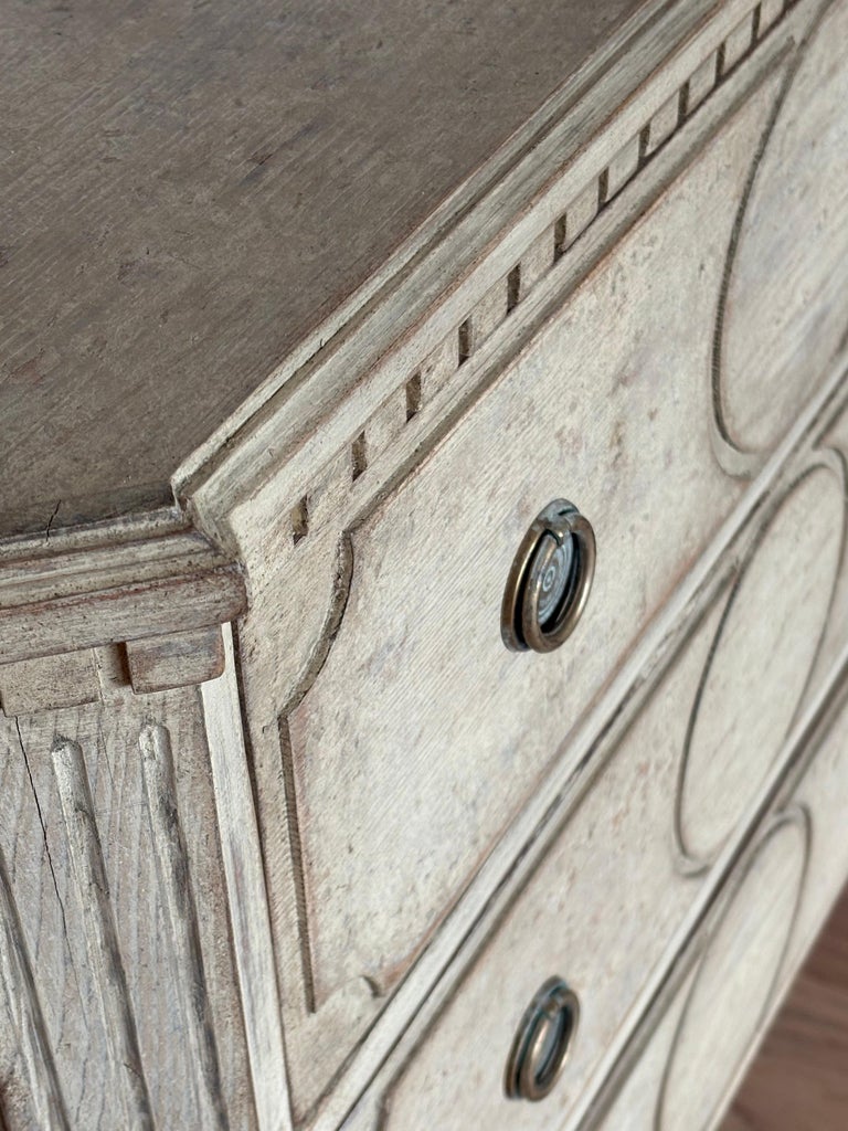 Smal Swedish Chest of Drawers (19th Century, Gustavian-Style, Painted) - Image 8
