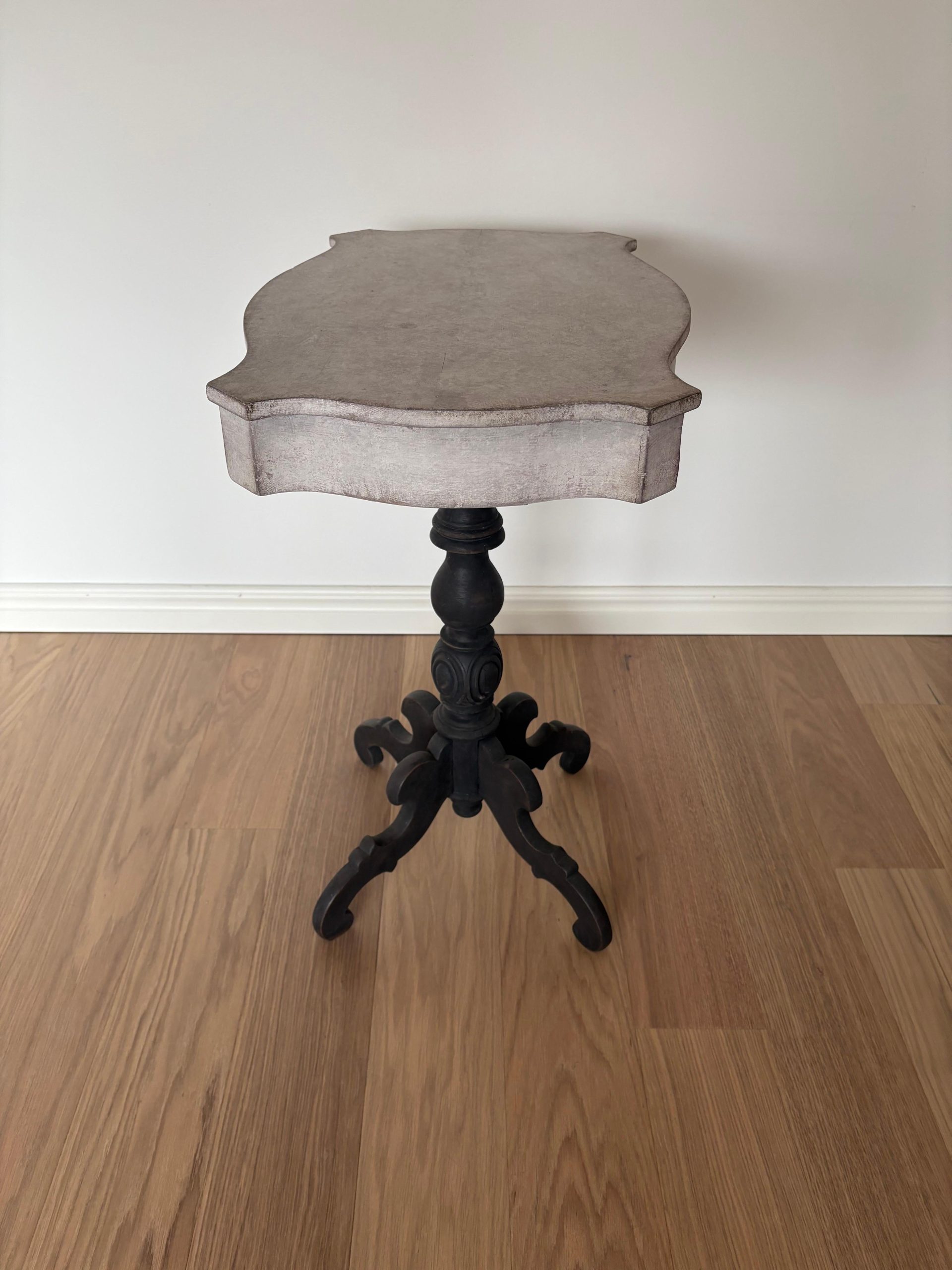 Swedish Gustavian-Style Pedestal Side Table (Pine, late 19century) - Image 13