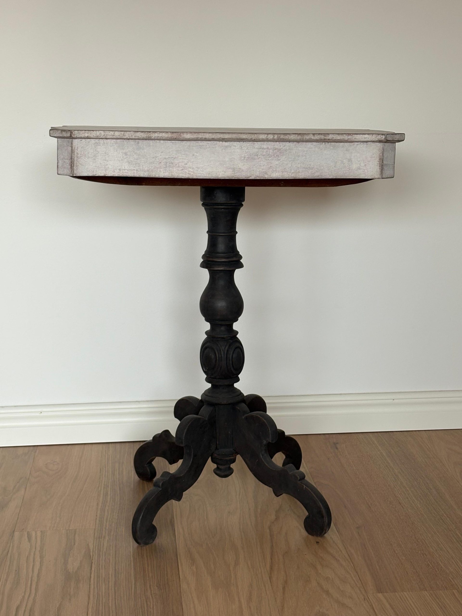 Swedish Gustavian-Style Pedestal Side Table (Pine, late 19century) - Image 12