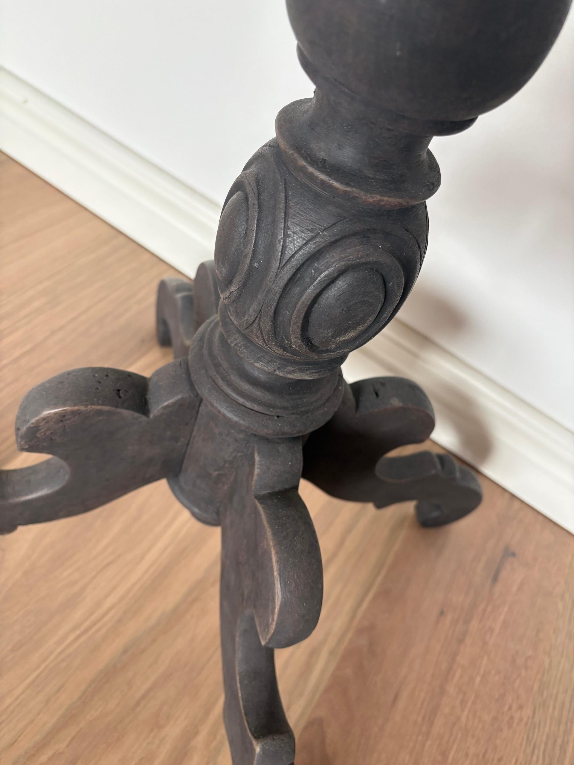 Swedish Gustavian-Style Pedestal Side Table (Pine, late 19century) - Image 5