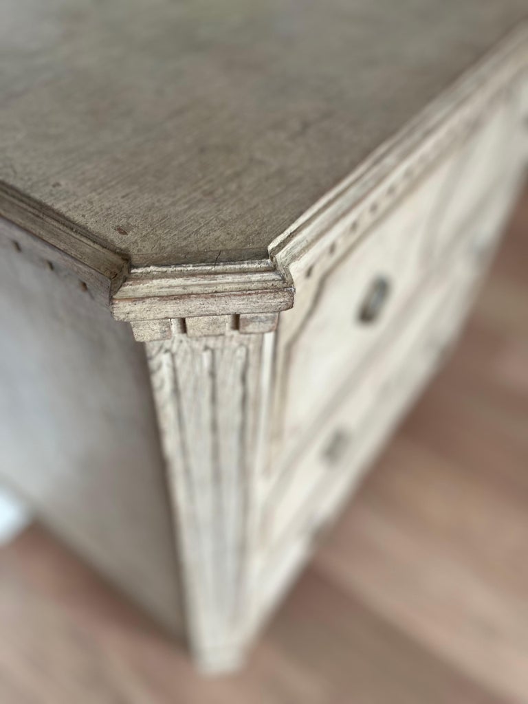 Smal Swedish Chest of Drawers (19th Century, Gustavian-Style, Painted) - Image 4